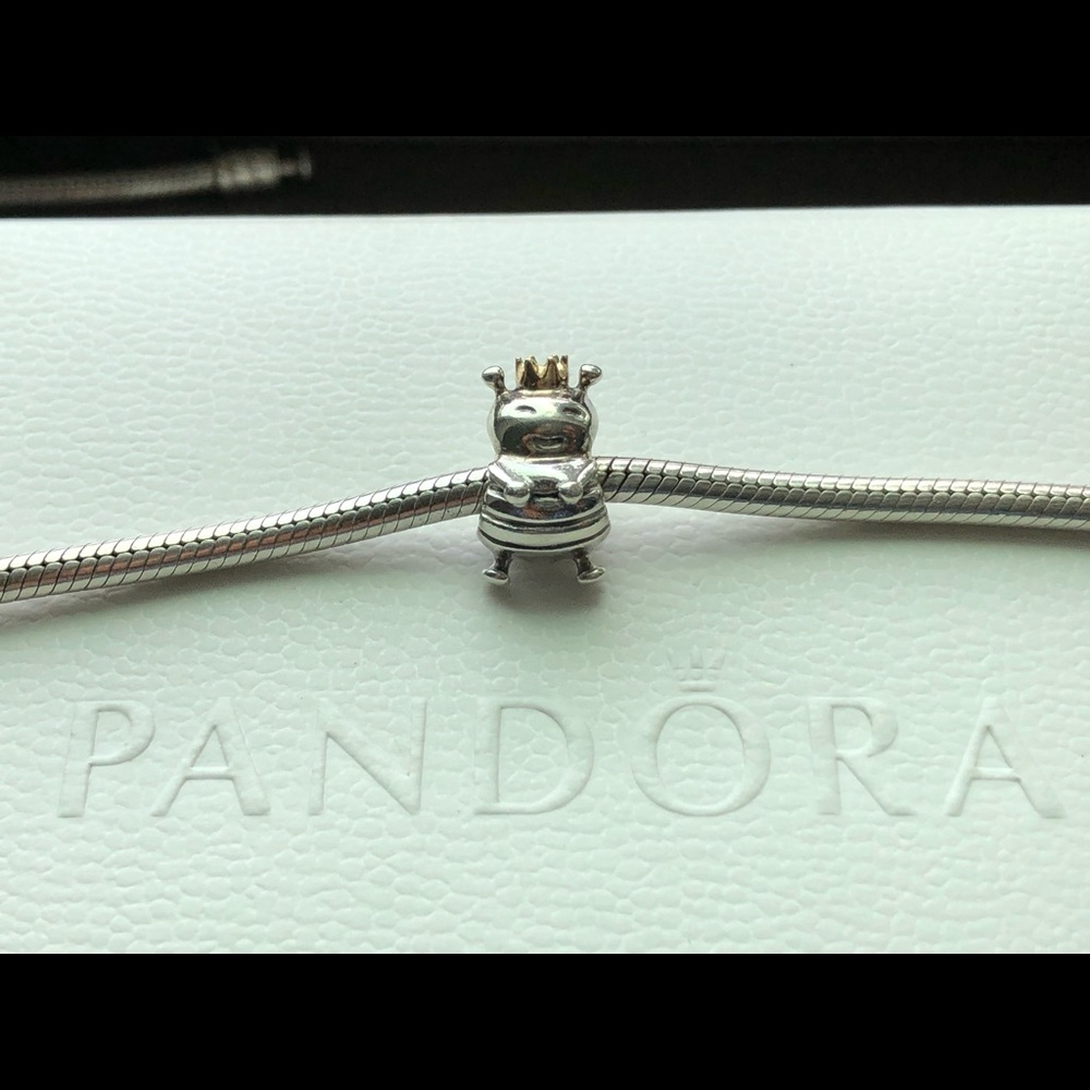 AUTHENTIC Pandora Queen Bee